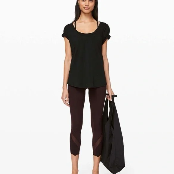 LULULEMON Black “Find Your Twist” Back Twist Short Sleeve Shirt - Picture 3 of 11